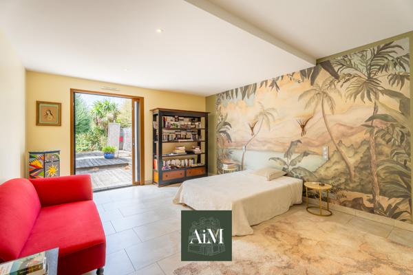 Maison d'architecte d'exception de 380 m² à Vannes avec piscine intérieure, parc arboré
