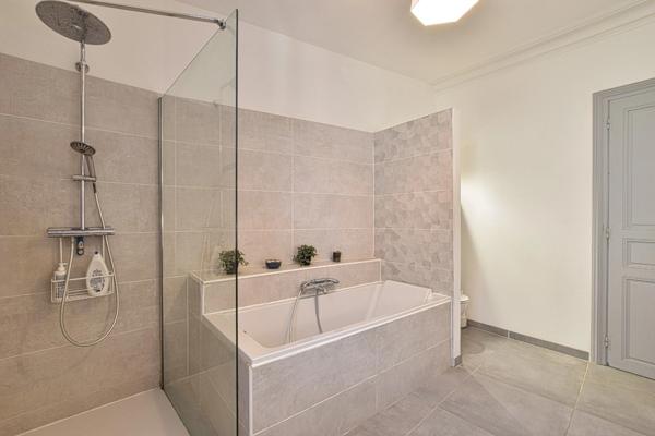 Belle demeure rénovée, charme et douceur de vivre à Aniane