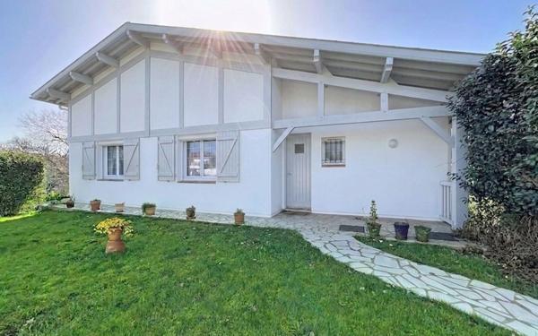 Maison à vendre    5 pièces • 147 m2 Bayonne