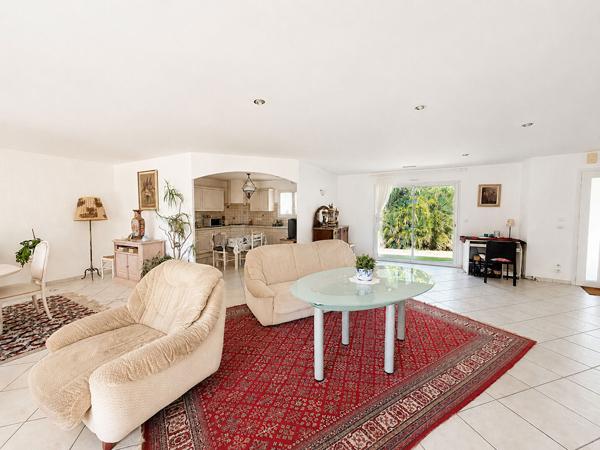 Maison de 133m2 - 6 212m2 de parcelle - double garage
