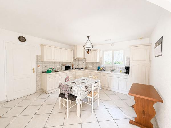 Maison de 133m2 - 6 212m2 de parcelle - double garage