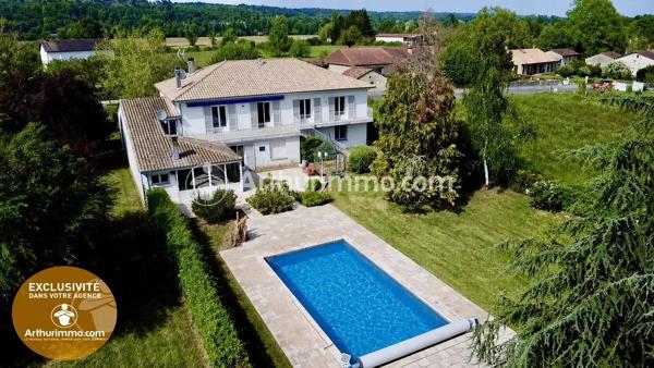 Vente                                                      Maison
                        
                     9 pièces                      355 m2                     à Neuvic