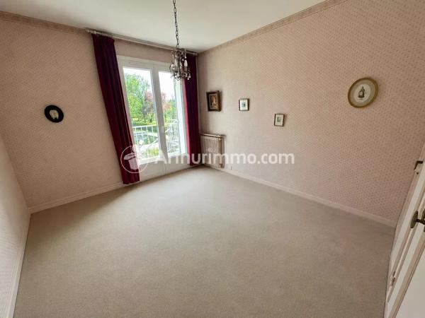 Vente                                                      Maison
                        
                     9 pièces                      355 m2                     à Neuvic