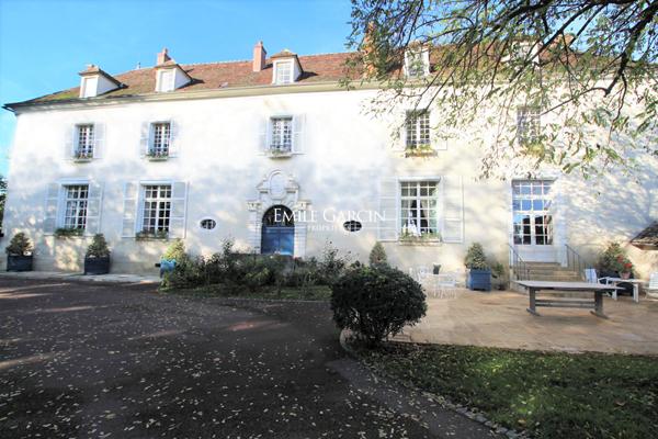 À VENDRE - Propriété XVIIe sur parc de 2.9 hectares tennis et piscine-
