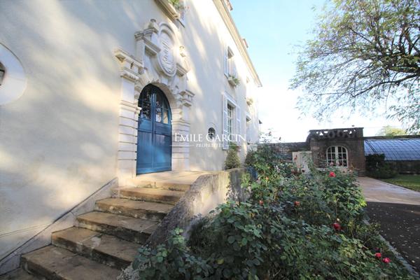 À VENDRE - Propriété XVIIe sur parc de 2.9 hectares tennis et piscine-