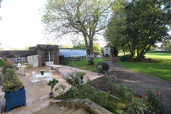 À VENDRE - Propriété XVIIe sur parc de 2.9 hectares tennis et piscine-