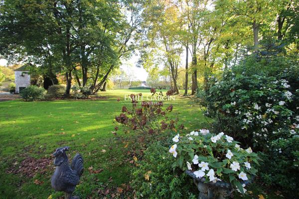 À VENDRE - Propriété XVIIe sur parc de 2.9 hectares tennis et piscine-