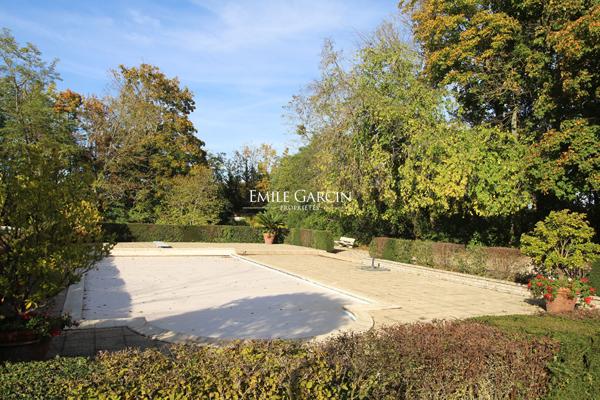 À VENDRE - Propriété XVIIe sur parc de 2.9 hectares tennis et piscine-
