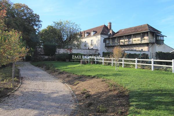 À VENDRE - Propriété XVIIe sur parc de 2.9 hectares tennis et piscine-