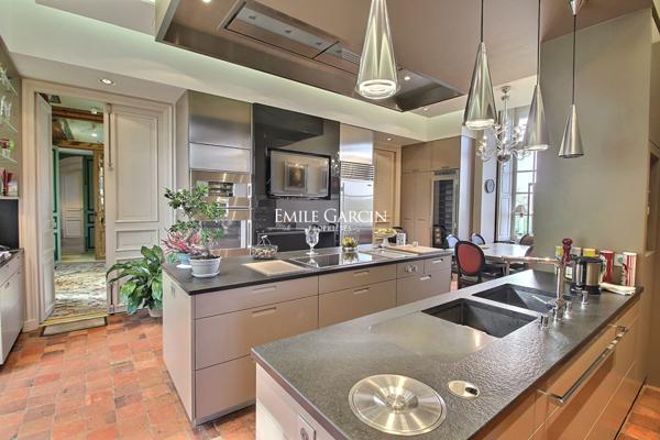 À VENDRE - Propriété XVIIe sur parc de 2.9 hectares tennis et piscine-