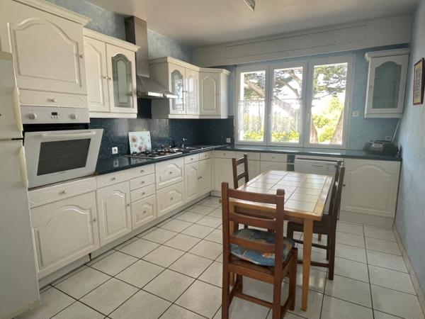 ST PIERRE QUIBERON IMMEUBLE A VENDRE FORT POTENTIEL PROXIMITE PLAGES DE LA BAIE