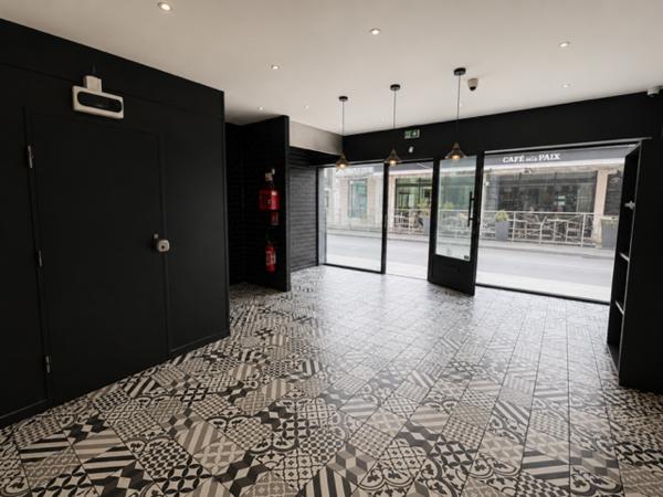 Local commercial
                                                                                                                                                                                                                                                                                                                        4 pièce(s)                                                                                                                                                                                                          115  m²