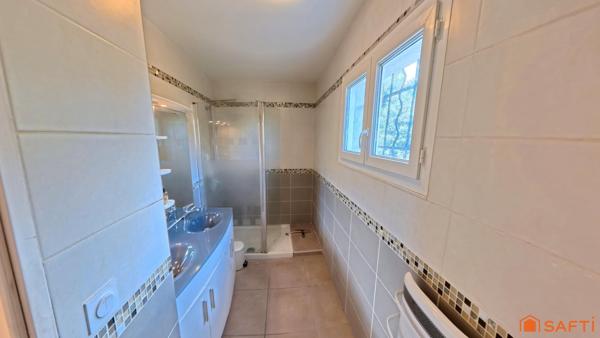 Bagnols-sur-Cèze — Villa provençale de 150 m² sur 5 094 m², piscine, 2 dépendances, DPE A, aucun vis-à-vis