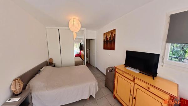 Bagnols-sur-Cèze — Villa provençale de 150 m² sur 5 094 m², piscine, 2 dépendances, DPE A, aucun vis-à-vis