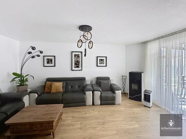 Vente                                                      Maison
                        
                     5 pièces                      102 m2                     à Roanne