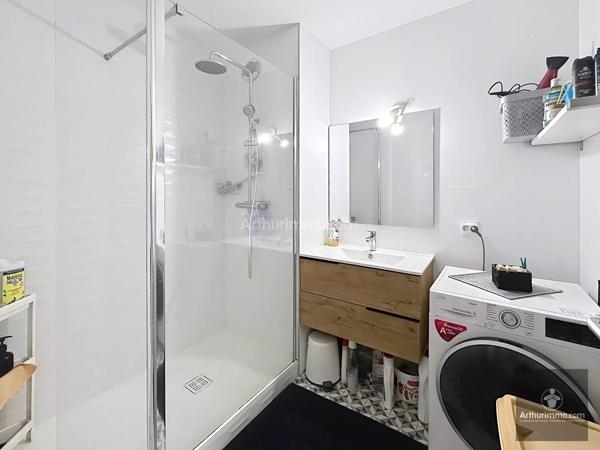 Vente                                                      Maison
                        
                     5 pièces                      102 m2                     à Roanne