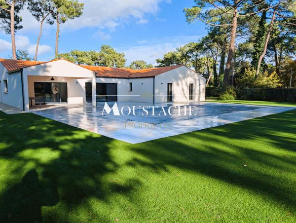 BELLE VILLA DE PLAIN-PIED AVEC PISCINE - PLAGE A PIED -