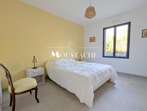 BELLE VILLA DE PLAIN-PIED AVEC PISCINE - PLAGE A PIED -