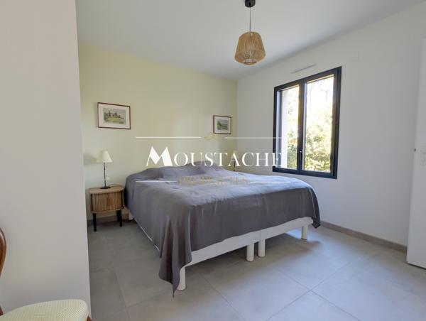 BELLE VILLA DE PLAIN-PIED AVEC PISCINE - PLAGE A PIED -