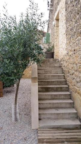 Appartement à louer 3 pièces 110.84m² Plaissan (34230)