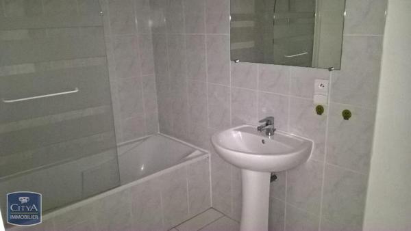 Appartement à louer 3 pièces 110.84m² Plaissan (34230)