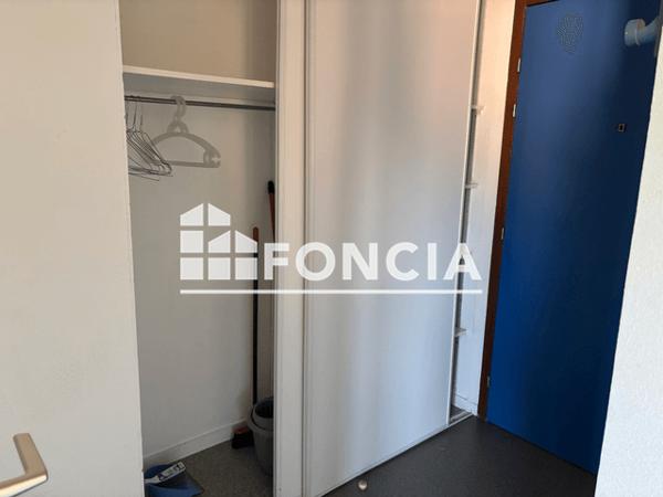 Location Studio meublé 20.27 m² - 11 RUE DU BATONNET Chambery 73000