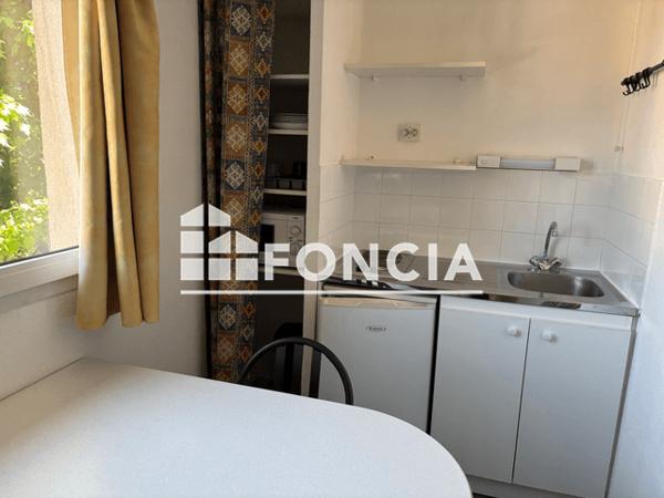 Location Studio meublé 20.27 m² - 11 RUE DU BATONNET Chambery 73000