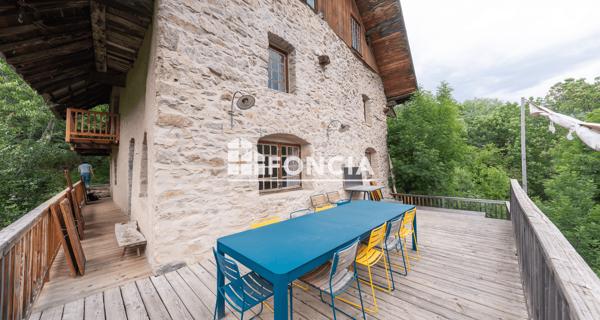 À vendre Maison 8 pièces 126 m² - Saint-martin-de-queyrières 05120