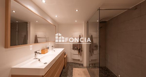 À vendre Maison 8 pièces 126 m² - Saint-martin-de-queyrières 05120