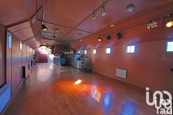 Péniche 3 pièces de 170 m² à Paris (75019)