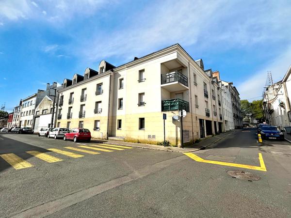 Appartement Nantes 19m² dernier étage + box en sus