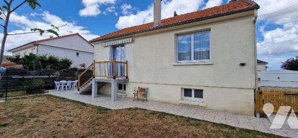 Maison à vendre à SAINT JEAN DE THOUARS (79100) 

Pavillon sur sous-sol total d'une surface h...