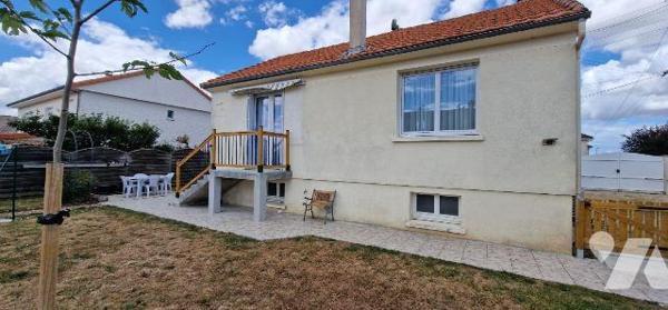 Maison à vendre à SAINT JEAN DE THOUARS (79100) 

Pavillon sur sous-sol total d'une surface h...