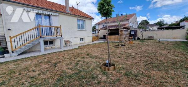 Maison à vendre à SAINT JEAN DE THOUARS (79100) 

Pavillon sur sous-sol total d'une surface h...