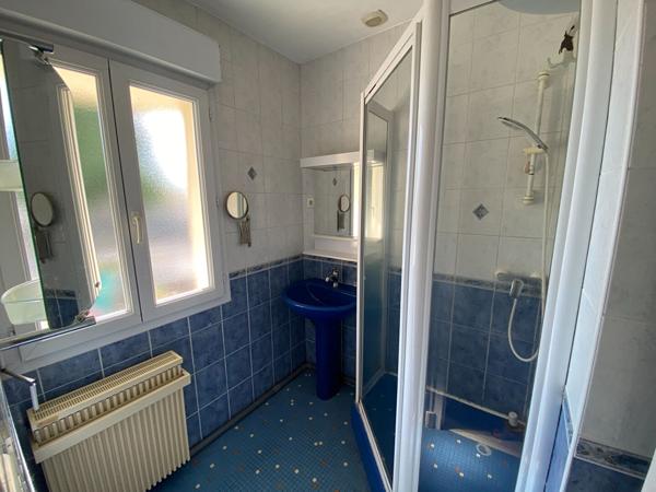 Maison 127m² - Style Années 60 avec Jardin - Proche Centre-Ville et Commodités