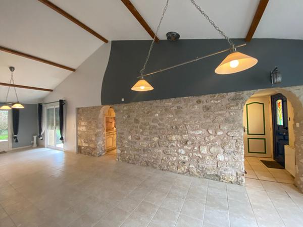 Maison 127m² - Style Années 60 avec Jardin - Proche Centre-Ville et Commodités