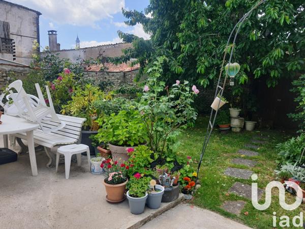 Maison à vendre 7 pièces 125 m² Saint-Jean-d'Angély