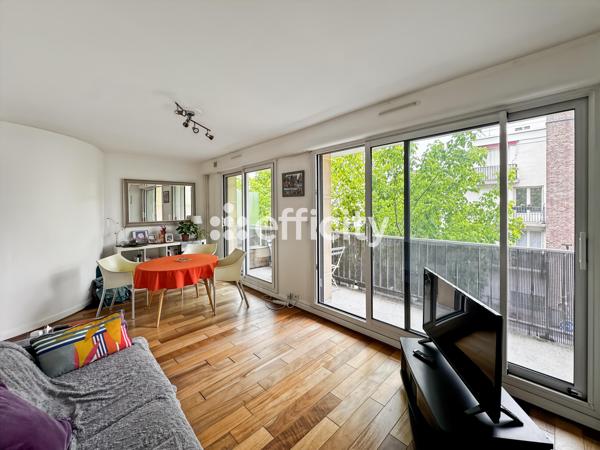 Appartement
         2 pièces
        - 41 m² 295 000 € *