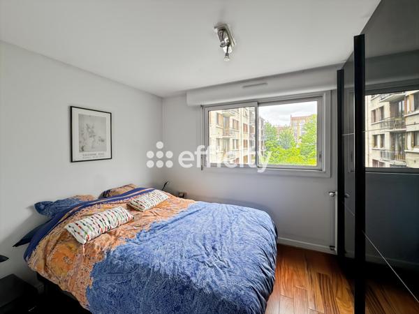Appartement
         2 pièces
        - 41 m² 295 000 € *