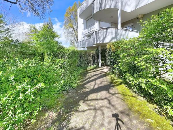Appartement
         2 pièces
        - 54 m² Exclusivité 263 000 € *