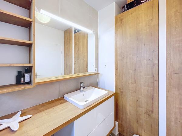 Appartement
         2 pièces
        - 54 m² Exclusivité 263 000 € *