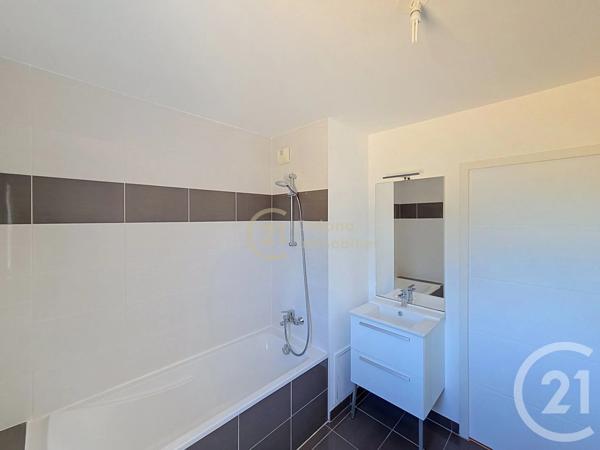 Appartement F3 à vendre  3 pièces - 66,54 m 2   CHARTRES DE BRETAGNE  - 35