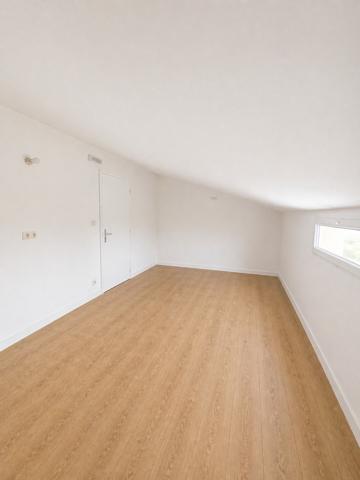 Location de bureaux professionnels 140 m²