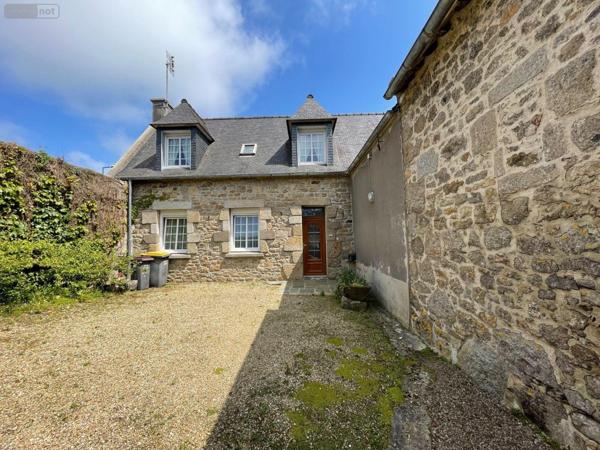 Maison de ville à vendre à Saint-Pol-de-Léon dans le Finistère (29250), ref : 24906   
Centre ville