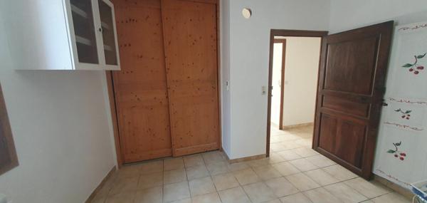 Immeuble à vendre    7 pièces • 105 m2 La Motte-du-Caire