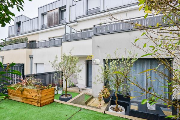 F3 BOIS ROCHEFORT avec terrasses et jardinet €304 500 **  - Référence  1999