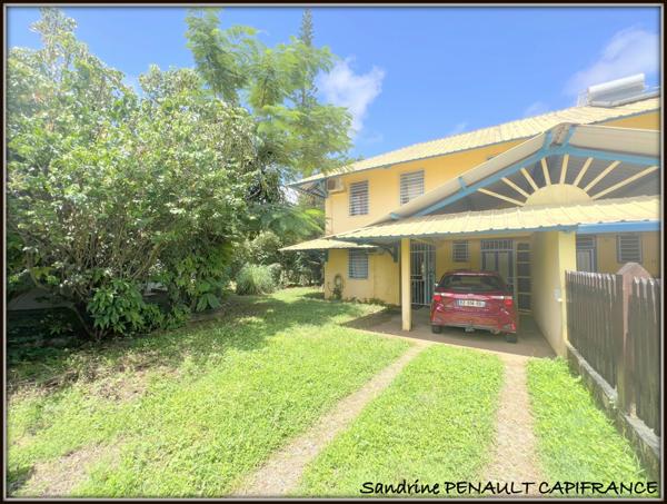 A VENDRE A KOUROU (GUYANE FRANCAISE) UNE JOLIE MAISON T5 (R+1) de 103m² - SUPERFICIE DU TERRAIN 299 m² AU PRIX DE 185 000 €.