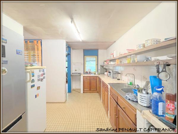 A VENDRE A KOUROU (GUYANE FRANCAISE) UNE JOLIE MAISON T5 (R+1) de 103m² - SUPERFICIE DU TERRAIN 299 m² AU PRIX DE 185 000 €.