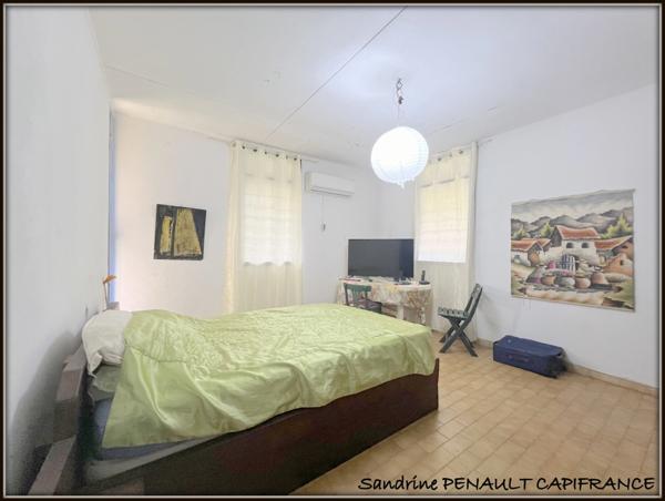 A VENDRE A KOUROU (GUYANE FRANCAISE) UNE JOLIE MAISON T5 (R+1) de 103m² - SUPERFICIE DU TERRAIN 299 m² AU PRIX DE 185 000 €.