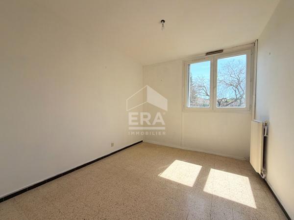 A VENDRE EN EXCLUSIVITE 84120 PERTUIS APPARTEMENT 3 PIECES D'ENVIRON 64M² AVEC BALCON, CAVE ET 1 PLACE DE STATIONNEMENT.